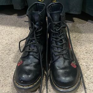 Dr Martens Black Pascal Boots with Roses Size UK 6, US 8 gently Used condition